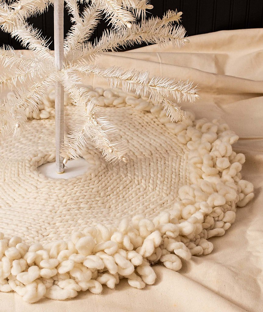 Mini Loopy Tree Skirt