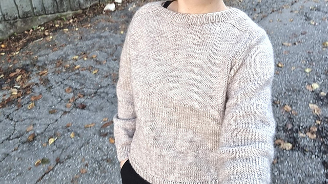 Ravelry: Saddle shoulder Sweater pattern by Hey Cindy