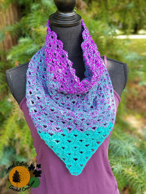 Divine Lotus Triangle Cowl