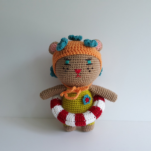 Amigurumi tube bear