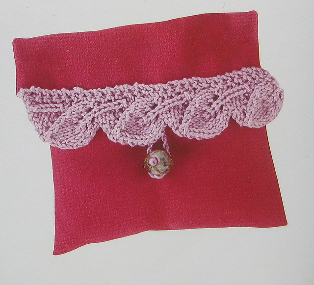 Leaf Edged Sachet