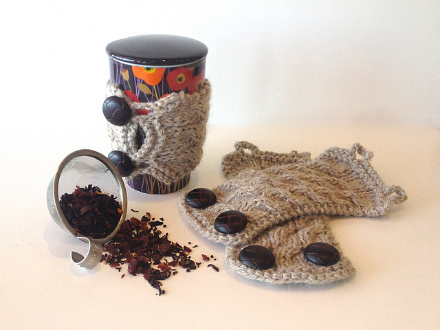 Cabled Mug Cozy
