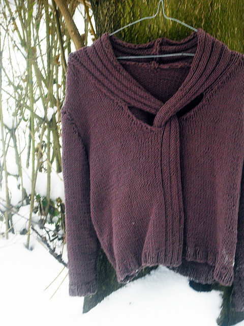 # 03 Pulli mit überkreuzter Blende