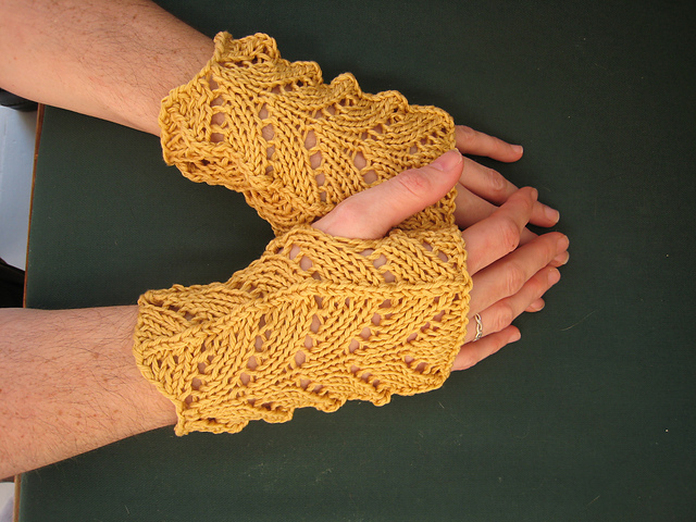 Lace Fingerless Gloves