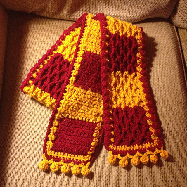 Lattice Scarf with Textured Edging