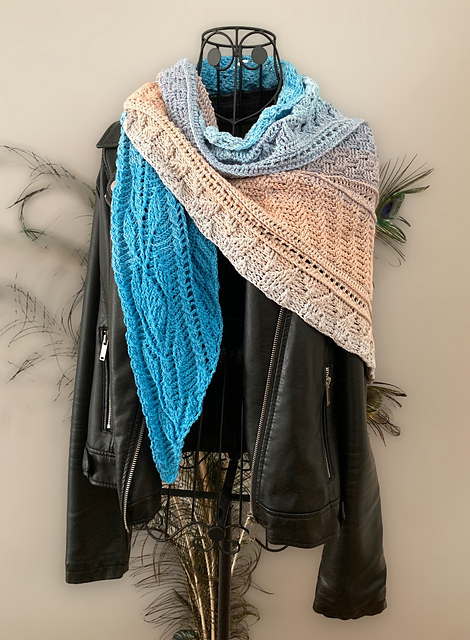 Ravelry: Triangular Scarf 