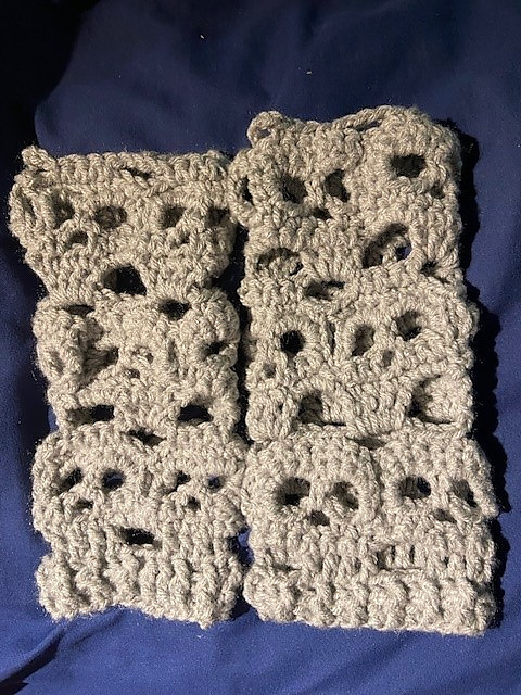 Fingerless Skully Gloves