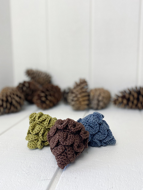 Pinecone Bauble