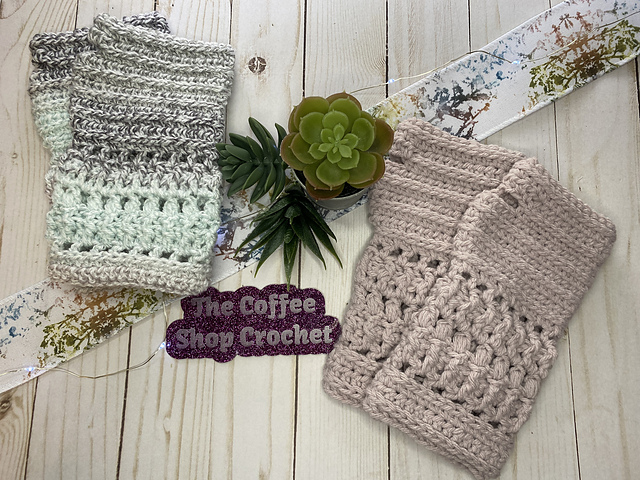 A Latte Texture Fingerless Mitts