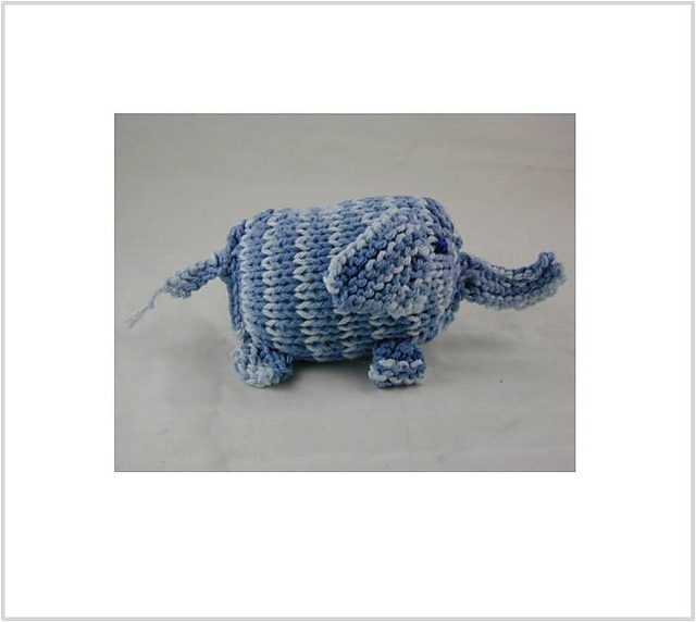 The Knitted Zoo - Elephant