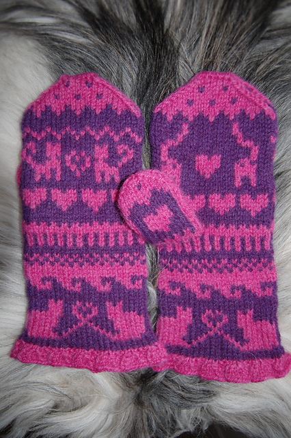 Cat's Chocohole Mittens