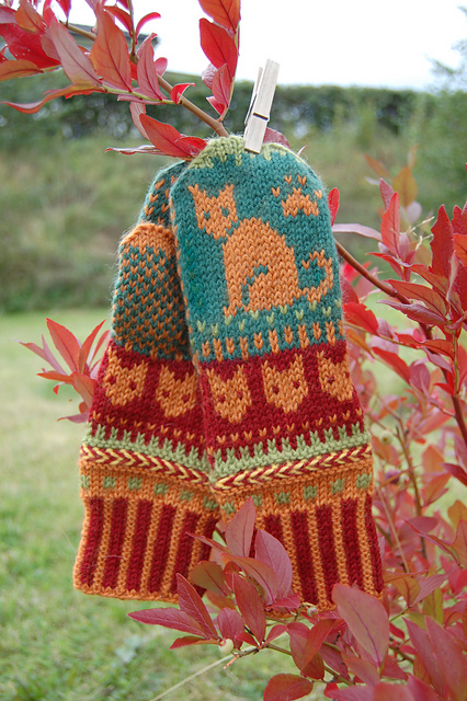 Cat Autumn Mittens