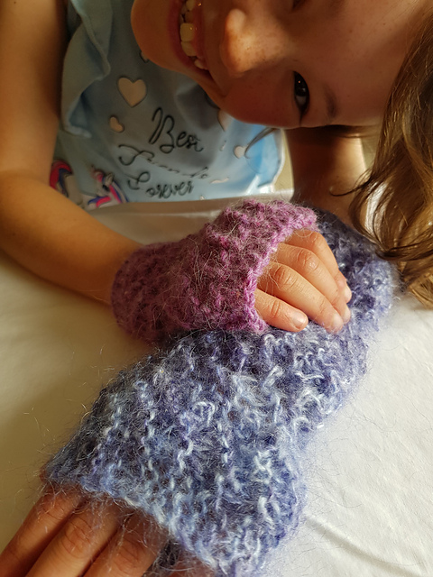 Funky Waves Fingerless Gloves