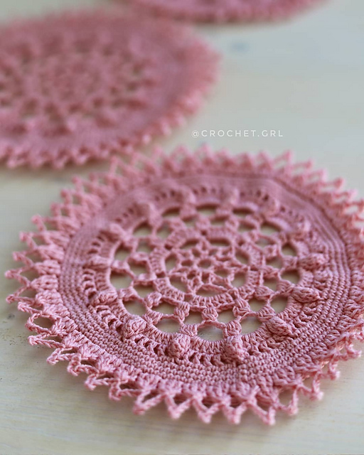 Gustava Doily