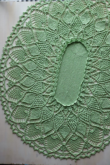 Oval Luis Doily