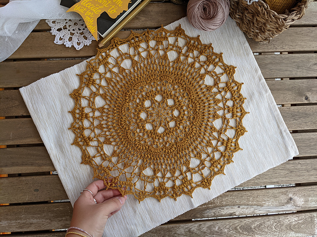 Lisa doily