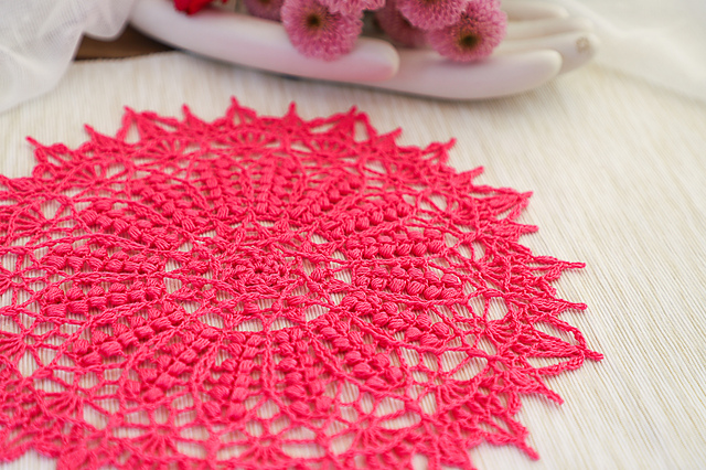 Simone doily