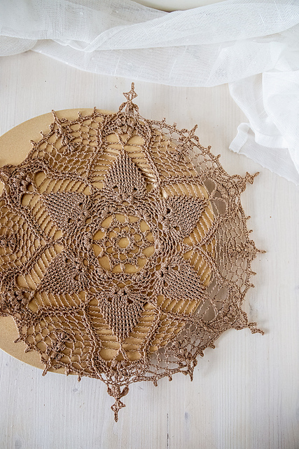 Trixie doily
