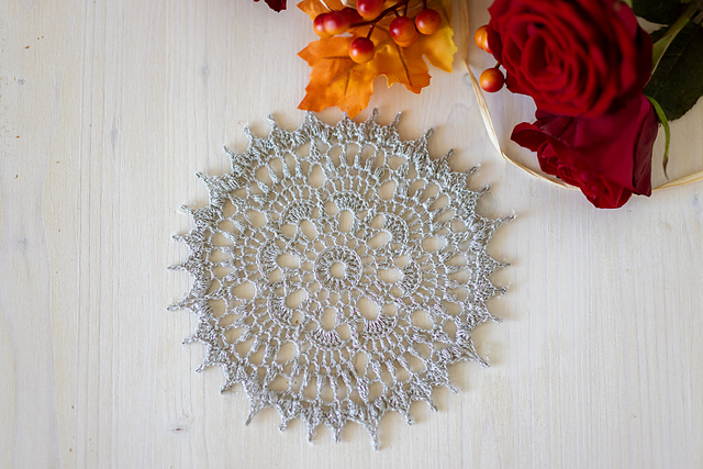 Renata doily