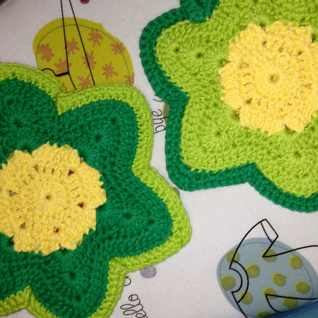 Green Flower Potholder
