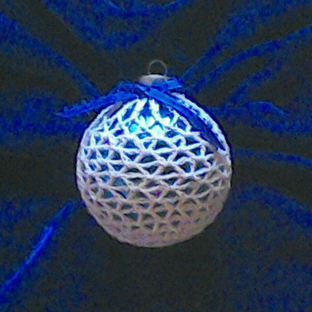Crisscross Frosted Bauble