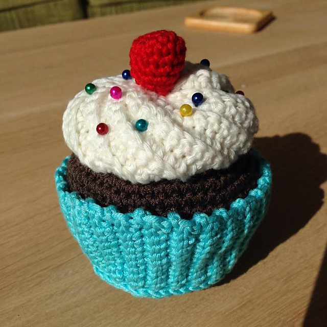 Amigurumi Cupcake Pin Cushion