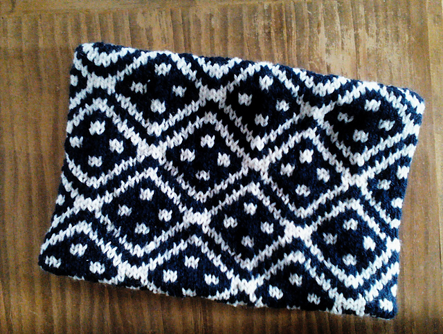 Dominoes Cowl