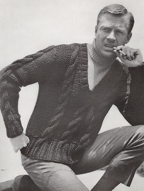 9615 V-Neck Cable Pullover