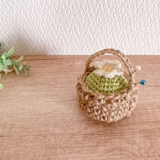 Flower pincushion