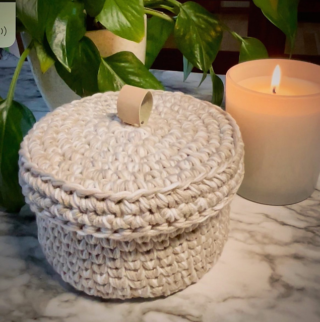 Red Rocks Basket with Lid