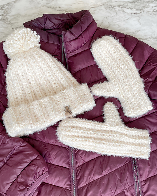 Pikes Peak Beanie and Mitten