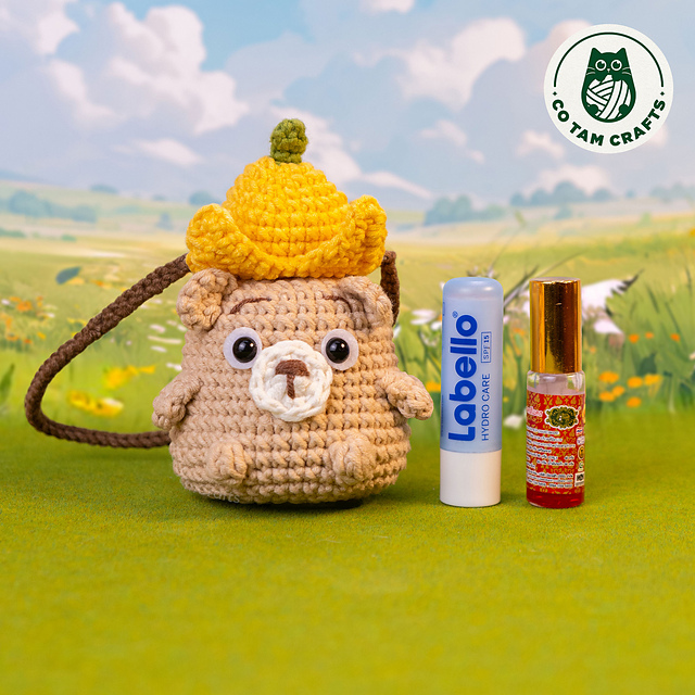 Chubby bear lip balm holder