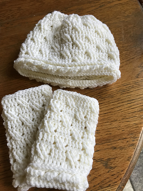 Cabled Set