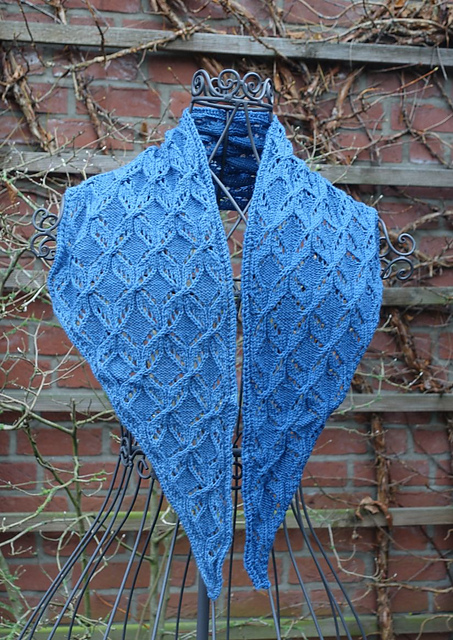 Schal "Blaue Schmetterlinge"