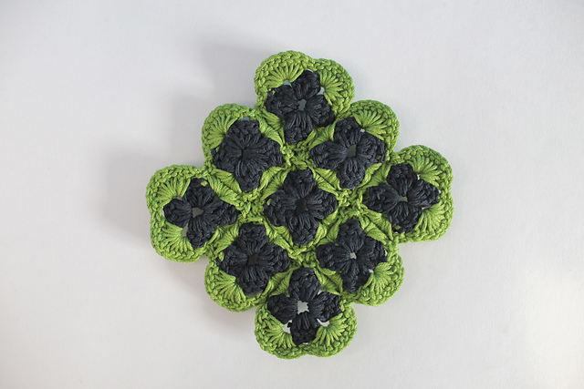 Granny square hot pad trivet