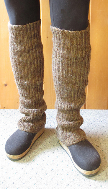 Countrywool's Ribbed Legwarmers