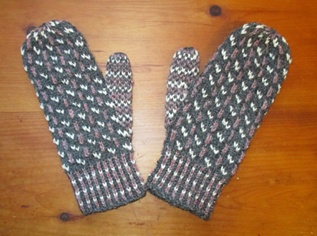 Sticks and Slants Mittens