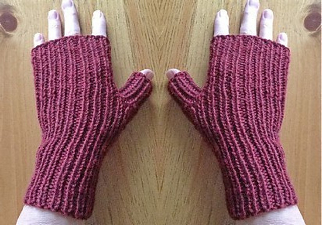 Countrywool's Fingerless Mitts