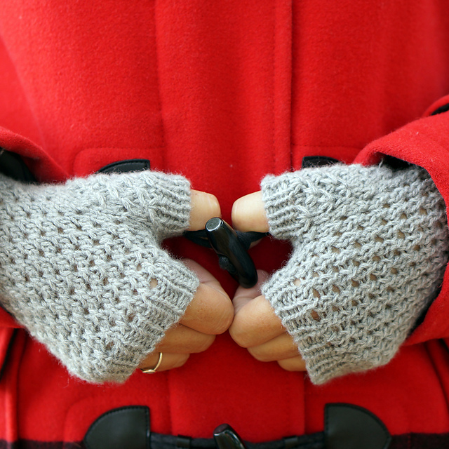Stars and Lace Mitts