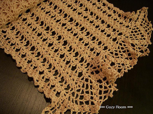 p.19 Lacy Frilled Shawl(レーシーなフリルのショール)