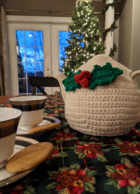 Holly Jolly Tea Cozy
