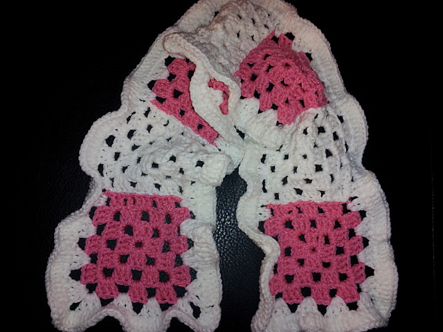 Granny Square Neck Cowl for Girls