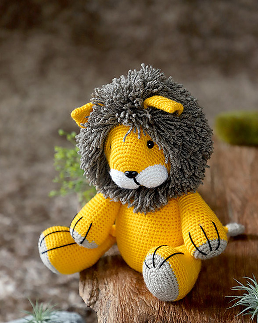 Leon Lion Amigurumi