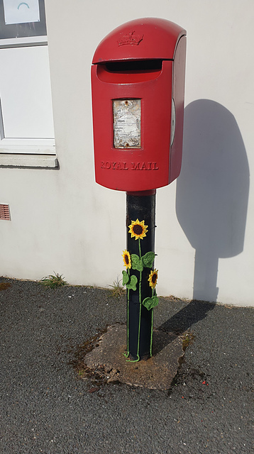 Sunflower Applique for Yarn Bombing