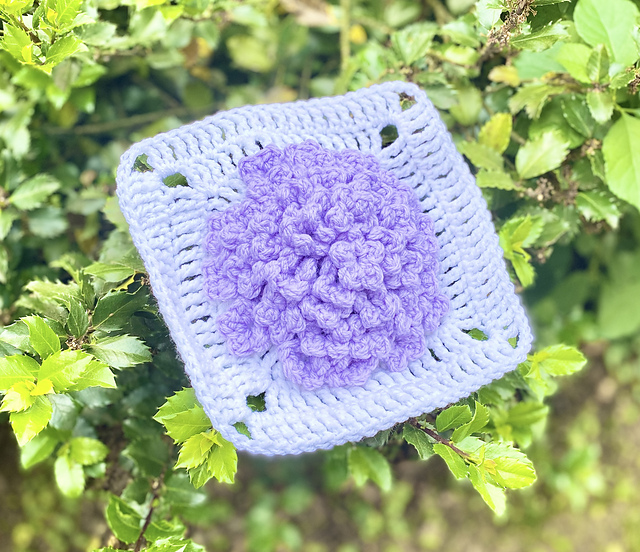 Hydrangea Granny Square