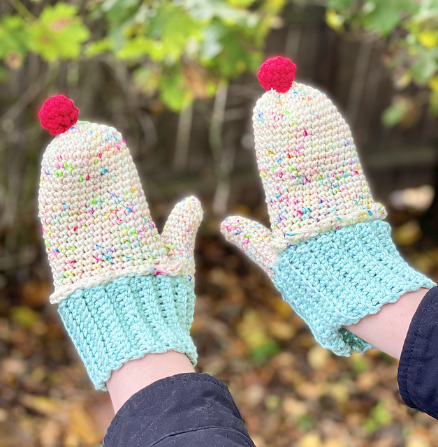 Cozy Cupcake Mittens