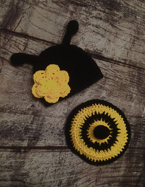 Bee Hat and Tushie Cover Photo Prop