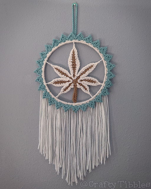 Pot Leaf Decor