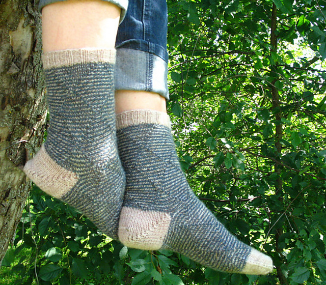 F: Diamond Socks