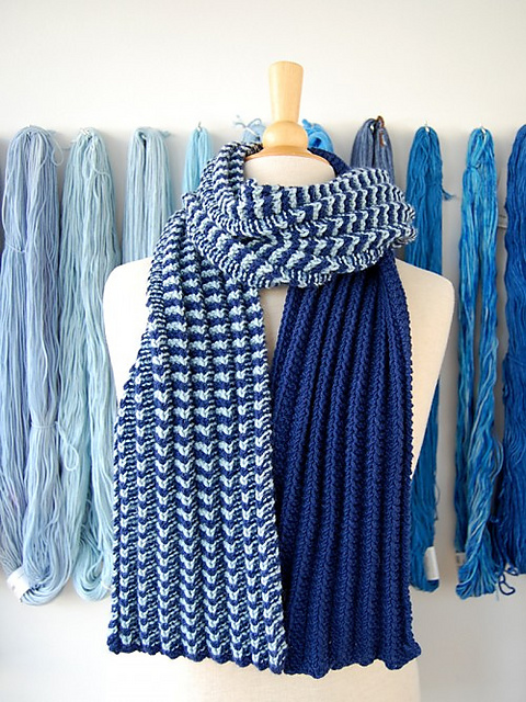 Neve Scarf